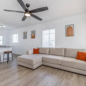 https://new-cozy-2br-heart-of.hotelstampa.org